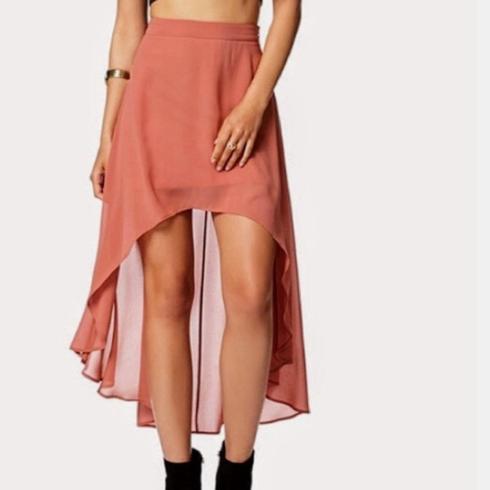 🌸✨Forever 21 High Low Skirt